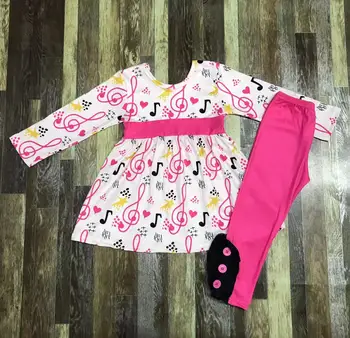 Оптовая продажа детской одежды с розовым музыкальным принтом для маленьких девочек, комплект одежды из молочного шелка на день Святого Валентина с длинным рукавом